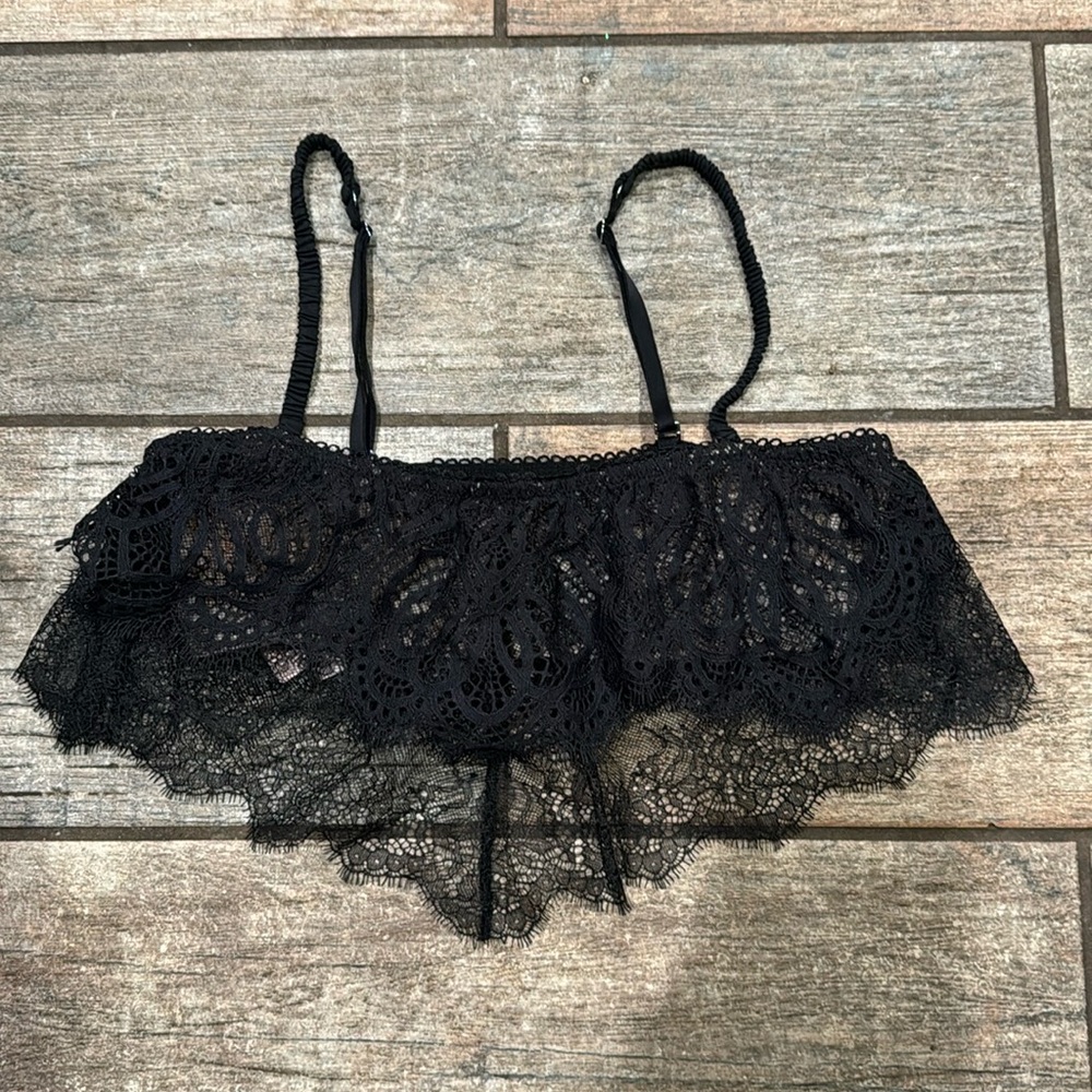 Victoria’s Secret Black Lace Bralette Lined Size Small